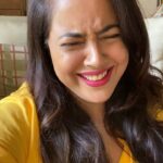 Sameera Reddy Instagram - Hired the most UNPROFESSIONAL CREW‼️‼️#behindthescenes with Hans Siddy Sophie & Nyra🦒 ✔️10percent off with my code SOSAM on www.sophielagirafe.in ✔️ #SophieXSameera