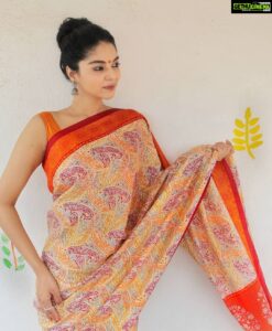 Sanam Shetty Instagram - Be the heroine of your own life 🧡

@drx.photography ✨

#simplify #terrificthursdays #mottamadishoots #shootdiaries🎥 #fashionphotography #sanam #sanamshettyofficial #indianmodels #southindianactress #kollywood #tamilactress #tamilcinema #imdiandrapes #sareelove #madrasfashion