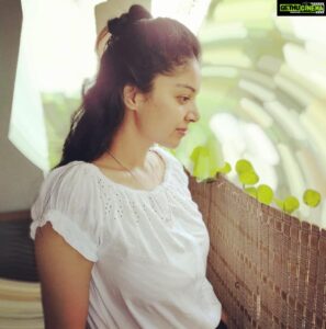 Sanam Shetty Instagram - Just a candid pic for the day. ☺️
Happy Sunday! 

#enjoytheweather #cloudymorning #keepsmiling #waitingforrain #ladyinwhite #weekendvibes #peaceandlove