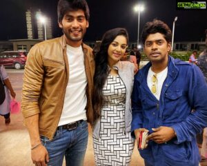 Sanam Shetty Instagram - Have a safe flight and a fun event with ur Malaysian friends and fans T @tharshan_shant and Sandy anna @iamsandy_off 🤗🙋 Im sure ur first trip to Malaysia will be a memorable one T 🎊👍 Missed u @dorathy_sylviasandy dear and Lala kutti 🤗😘
#airportdiaries #littlethings #tharshanarmy #malaysiatrulyasia #sandymasterarmyofficial #lalaarmy