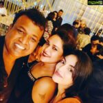 Sanam Shetty Instagram - About last night..technically..at the launch of Brasa, the new resto lounge in Radisson Blu🤘🍻 Fun time with pals 🤗 💃💃 @manojbeno @karunraman @naziasyed @priya_manikandan #chennainightlife🖤 #funwithfriends #brasa #radisson_blu Radisson Blu Hotel Chennai City Centre