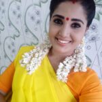 Sandra Amy Instagram - Kalpana in Bhakti mode 🙌