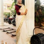 Sandra Amy Instagram - White and gold Brocade silk wt velvette blouse.. 😍😍😍 pc:to my chwthrt bujji @ianjalirao