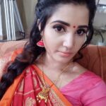 Sandra Amy Instagram - Cute silk tgread earring created by red and orange silk thread by @thislooksprettyonyou 😍😍😍😍 Neck pwice @shoppinghub16_womens 😍😍
