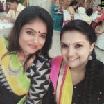 Saranya Mohan Instagram - With dearest Manju chechi #actor#senior#instapics#instalove#statigram #instagood #instadaily#picoftheday #mallus
