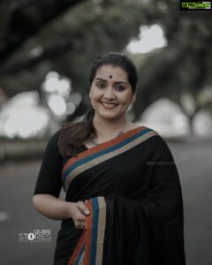 Sarayu Mohan Instagram - Always happy in my own isolated world...

U need to watch her closely!

@linenworldonline
@qubestories