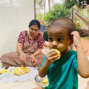 Sarayu Mohan Instagram - ചക്ക പ്രേമികൾ ഇവിടെ കമോൺ 😀