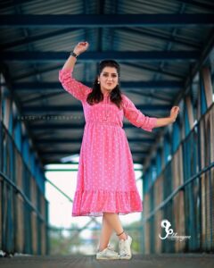 Sarayu Mohan Instagram - എന്നെക്കാൾ സന്തോഷം ഉള്ള ഉടുപ്പ് 😍
Thank u so much @lepapillonkochi5 boutique for this adipoli dress.
@jishhmayam thanku for suitable make up 
@nithin_dartz :letz click more😍
