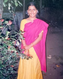 Sarayu Mohan Instagram - അഞ്ചര മണിക്ക് ലേശം ജിഞ്ചർ സോഡാ കിട്ടുമോ എന്തോ!

16 years back😄❤️