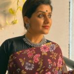Sarayu Mohan Instagram - മനപൂർവ്വം മാറ്റി വെച്ച സാരീസ്നേഹം ഈയിടെയായി തിരിച്ചൊരു വരവ് വരുന്നുണ്ടെന്നാണ് തോന്നുന്നത്.... @chakitha_designs saree @nakshatra__online_by_riya_mary these are beautiful ❤️ @sanalvaassudev click Heera Waters