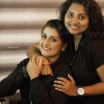 Sarayu Mohan Instagram - We have dimples#we love black#we share secrets#we love each other#we support each other#we like short hair# I w u meeramma♥️ @meera_makeup_artist