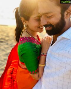 Shanthanu Bhagyaraj Instagram - Bring a Sunshine ☀️ into your Life💕 @kikivijay11 Celebrating our anniversary today 💞
