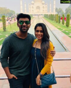Shanthanu Bhagyaraj Instagram - Orrey the lovaangies 😍😋Agra #TajMahal with @kikivijay11 💛 Tajmahal