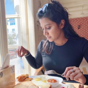 Shilpa Manjunath Instagram - Expect problems & eat them for breakfast 😉
Good morning 🤗
