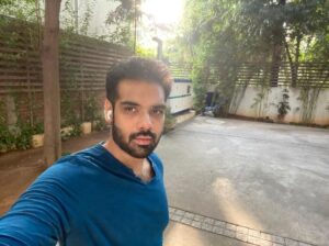 Sibi Sathyaraj Instagram - Research says that One of the best ways to lose/maintain weight is to go for a slow walk post meal for anywhere between 10 to 30 mins especially if you have had a heavy lunch/dinner.Kickstarting this new habit today!Consult your physician before you do the same😊

#Sibiraj #SibiSathyaraj #SRTips #fitness #gym #workout #fitnessmotivation #fit #motivation #bodybuilding #training #health #love #lifestyle #instagood #fitfam #healthylifestyle #sport #healthy #instagram #gymmotivation #crossfit #muscle #exercise #weightloss