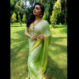 Sija Rose Instagram - Merging with the green around me!
.
When my lulu @lakshmi.sruthi  styles and clicks pics of me
🥰
.
#saree #sareedraping #greenwitch #toomuchgreen #indianattire