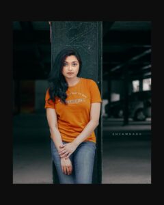 Sija Rose Instagram - Cant figure out what my t-shirt says
.
#style #fashion #somethingjustlikethis 
#casualstyle 
.
📷 @_perfectly_numb_
