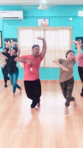 Sija Rose Instagram - Find out the song… 

Show time with @sija_rose_george @jazzpekkers_ @ranjith_kannan_jazzpekkers @sunitharao_vr