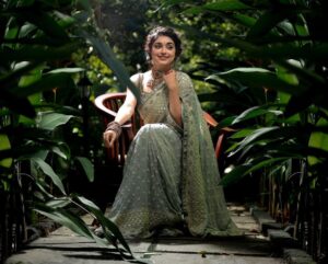 Sija Rose Instagram - Couldn’t get over this series✨
.

Photography& retouche @shafeek_aali_official_
Video cuts @sanuf_hussain_ 
Assistant's  @younus__s_  @krishnakanth.in

MUA : @abilashchickumakeupartist 
Attire : @thebrandstorebyfebitha 
Accessories: @bridal_jewellery_rental_peony
Pretty blouse: @babe_by_minnumariya
.
#saree #attire #traditional #ocean #oceaneyes #sijarose #instafashion #instapic #instagram #instagood