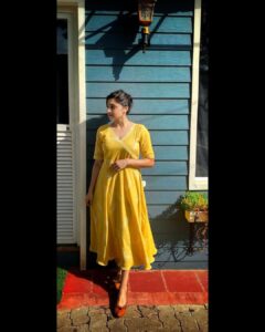 Sija Rose Instagram - Bye bye summer
.
Attire: @rithuclothing 
.
#yellowdirtyfellow #byesummer #rainonme 💕