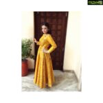 Sneha Ullal Instagram - Pic credit @saumyaullal and not @sarathshetty 😂🤪 Outfit by Enoya Indore City
