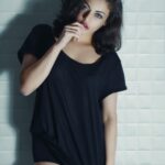 Sneha Ullal Instagram - Its getting hot in here #feelslike50degrees 🔥☀️