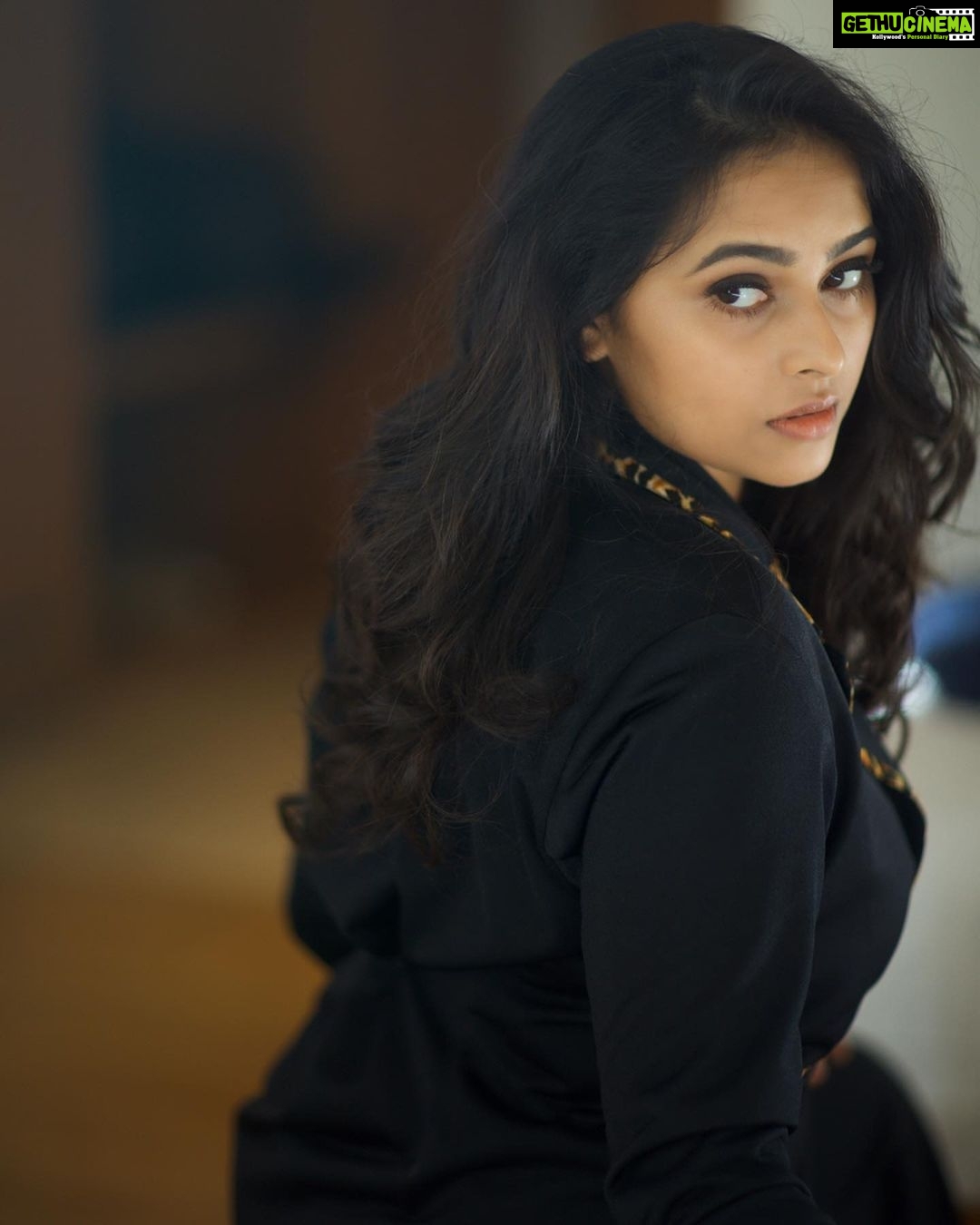 1080px x 1350px - Actress Sri Divya HD Photos and Wallpapers March 2020 - Gethu Cinema
