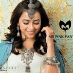 Sri Divya Instagram - Wish you all a very happy & prosperous Ugadhi😊😊 @mspinkpantherjewel @prachuprashanth