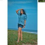 Srushti Dange Instagram – Sand in my toes🦶And salt water 💧curls 🌊 🌿🍃#beachvibes #mondayfunday