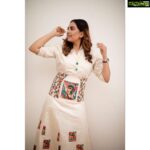 Srushti Dange Instagram - 🐣 Designer & style by @dorothyjai HUM by @hairandmakeupbynive Concept styling by @puraniii Jwellery by @pothysofficial Assisted by @deepika_raja16 Photography by @kiransaphotography 🦋🌸