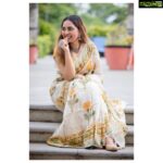 Srushti Dange Instagram - Live life in warm yellow🌼🍀🌼 Saree by: @unnatisilks HUA by: @ashumakeover & team Photography by: @kiransaphotography 🌸🦋🍀