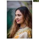 Srushti Dange Instagram - Live life in warm yellow🌼🍀🌼 Saree by: @unnatisilks HUA by: @ashumakeover & team Photography by: @kiransaphotography 🌸🦋🍀