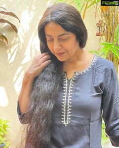 Suhasini Maniratnam Instagram - Teaching our staff naam woman Revathy framing and composing.