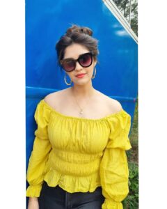 Surabhi Instagram - Hello Yellow💛