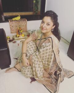 Tanushree Dutta Instagram - Laxmi- NarayanPujo at home!