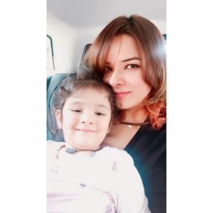 Udita Goswami Instagram - Been long since I posted anything. Hope you guys are doing well. Me and Devee saying hi to everyone. ❣️🙏🏻🧚🏼‍♀️