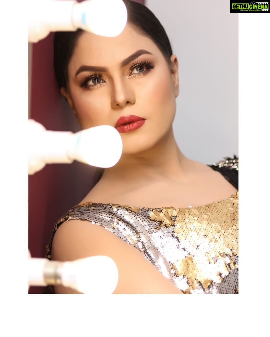 Veena Malik Instagram Never Lose An Opportunity Of Seeing Anything Beautiful For Beauty Is