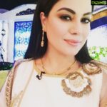 Veena Malik Instagram - #celebritieslounge #AajTv #chitchat #greatconversation ☺️☺️