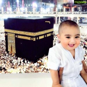 Veena Malik Instagram - #MashaAllah #AbramKhan @iabramkhan #mybelovedson #cutiepie #sweetheart #his2ndUmrah #7thmonth #smiling #enjoying #thankful #holykabbah #umrah2015 #alhamdulillahforeverything #mecca #ksa 🇸🇦🇦🇪🇵🇰😇 المسجد الحرام مكة المكرمة