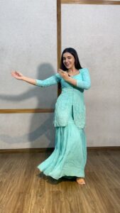Ankitta Sharma Instagram - Sundays are for dancing your heart out! ♥️ Choreography by my favourite @niraj_patel_06 🌸 #zaalima #dancing #reelitfeelit #saadireelsaadifeel