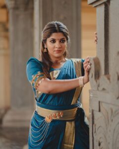 Aparna Balamurali Instagram - Narumugaye out now in my offical Youtube channel!!!
Link in bio ❤️❤️

Thanking a lot of people behind this beautiful work!! 
@anjalirwarrier_arw 
@bijudhwanitarang 
@gopika_kripal_makeovers 
@ihari_rs 
@pournami_mukesh_photography 
@vasu.nair91 
@amminirajendran
