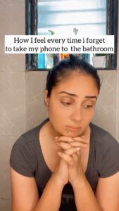 Bhanushree Mehra Instagram - Raise your hands if your phone is your constant companion 🙌 😀
.
.
.
.
.
.
.
.
#nomophobia #phoneaddict #cantdowithout #truestory #phonememes