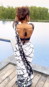 Leesha Instagram - I’ve fallen in love with my new hair style 🤩🤩🤩
Ps: purely flaunting my hair 🤪
Costume: @razak_creations 
💕
💕
💕
💕
💕
💕
💕
💕
💕
💕
💕
💕
#reels #reelitfeelit #reelkarofeelkaro #fyp #trending #trendingreels #viralpost #viralvideos  #leesha #happyme #doit