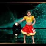 Mouni Roy Instagram - Natraj ka roop agar dekhna hai, toh #RishitaTanti ka dance dekhna mat bhooliyega, #DIDLilMasters mein, 12th March se, Sat-Sun, raat 9 baje, sirf @ZeeTV par. #DanceKeBaap @remodsouza @iamsonalibendre @ijaybhanushali @fullscreenentertainment @jhavartika @vabs_blockbusterentertainer @paulmarshal Mumbai, Maharashtra