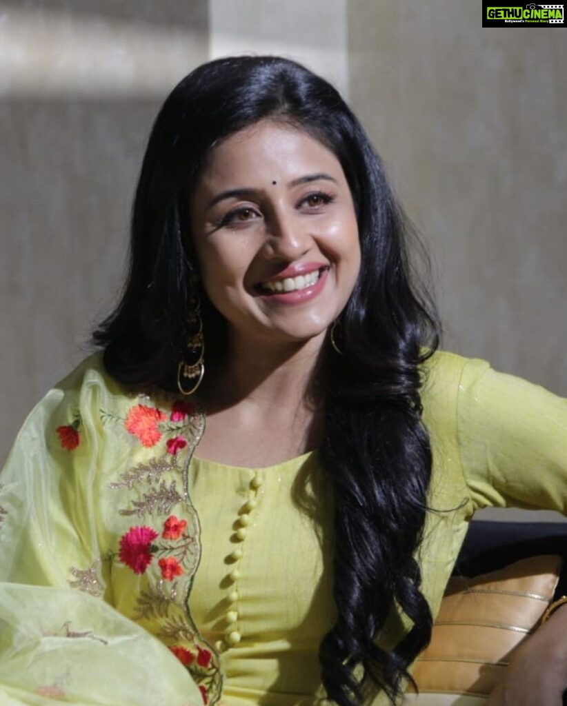 Actress Paridhi Sharma Hd Photos And Wallpapers March 2022 