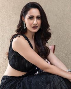 Pragya Jaiswal Instagram - Make them stop & stare 🖤🖤

Glammed up for the 100 days Success event of #Akhanda #AkhandaKruthagnathaSabha :
Outfit @sonaakshiraaj 
Jewelry @the_jewel_gallery
Make up @deepikakarnanimakeovers 
Hair @rajesh_chinchili 
Photographer @shareefnandyala 
Stylist @neeraja.kona 
Asst Stylist @manogna_gollapudi