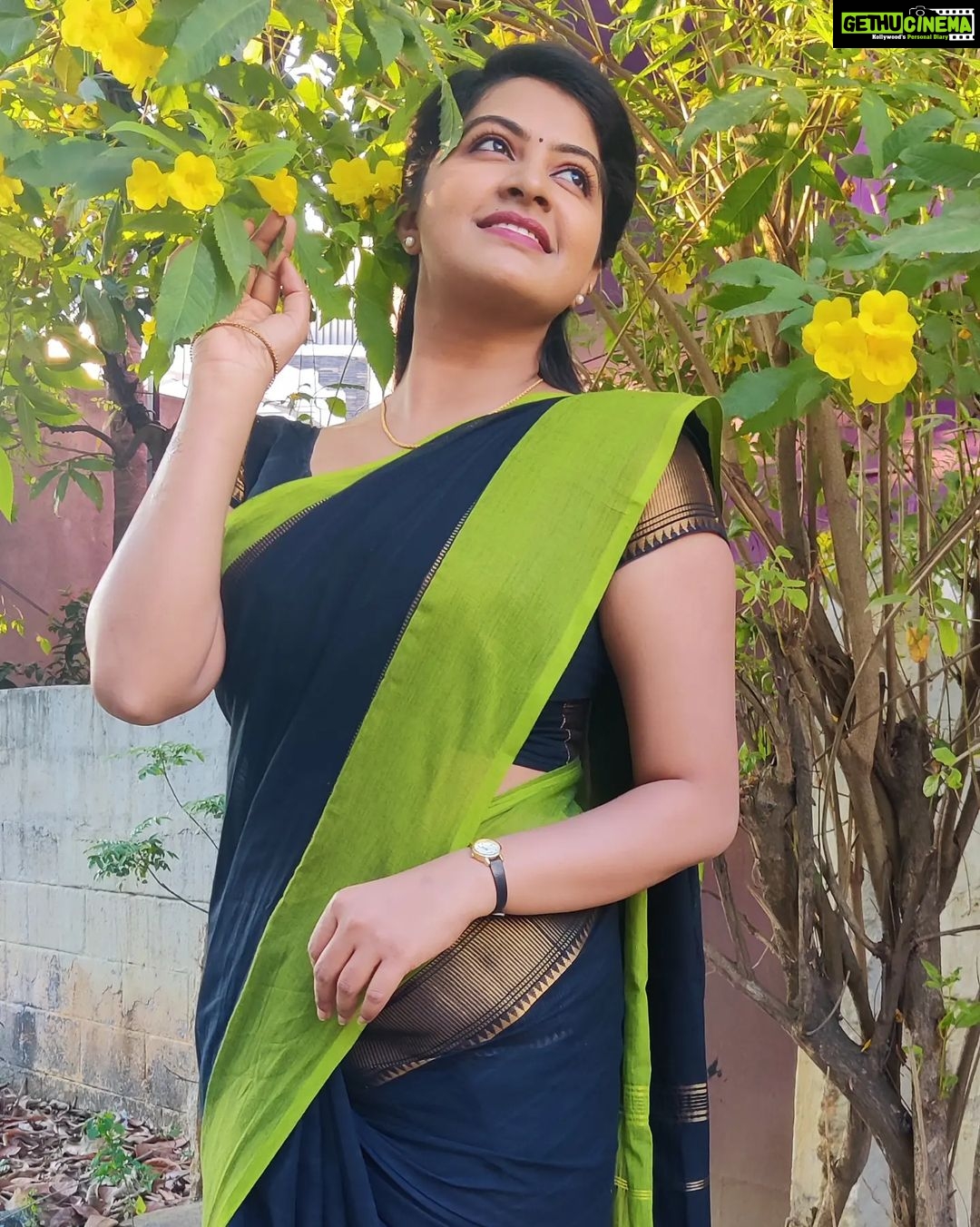 Rachitha Mahalakshmi Instagram - Smile 🙂, it's a free therapy 🙂🙂🙂 Happy ...