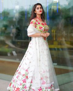 Surabhi Instagram - 🌸🌸🌸#ｓｐｒｉｎｇｖｉｂｅｓ 🌸🌸🌸 

Styled @officialanahita 🌸
👗 @keerthikadireofficial 🌸
Captured @v_capturesphotography 🌸
