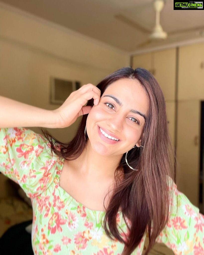 Actress Aksha Pardasany Hd Photos And Wallpapers June 2022 - Gethu Cinema