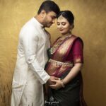 Amulya Instagram - Two months of Motherhood! This definitely has to be the most anticipated journey of my life!! When I heard I was about to have twins - my heart skipped a beat and I couldn’t be any happier. Their tiny kicks made me forget all the challenges that pregnancy threw at me! I miss my bump already!! But, I must say, this has been endearing and overwhelming at the same time. Every mother puts on a brave face to the world but only she knows the roses and thorns in the journey! That said, at the end, when I look at their tiny feet or hold their hands, I know I’ve done my best and will continue to do so! ❤️ @jagdishrchandra Photography: @tinyyawnsphotography Jewellery: @gajraj_jewellers Make up: @yathishmakeover03 Blouse: @sanvis_boutique